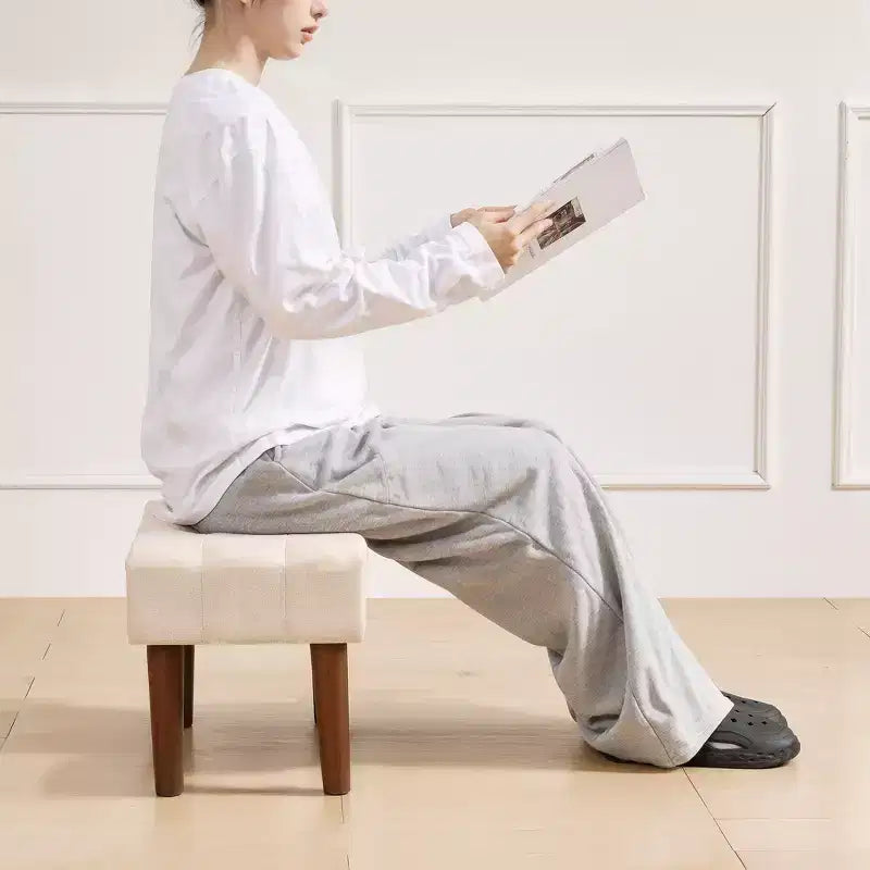 Petit tabouret repose-pieds capitonné, pouf repose-pieds rembourré avec pieds