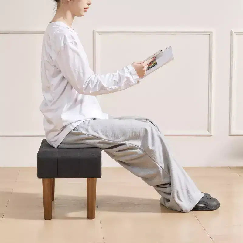Petit tabouret repose-pieds capitonné, pouf repose-pieds rembourré avec pieds