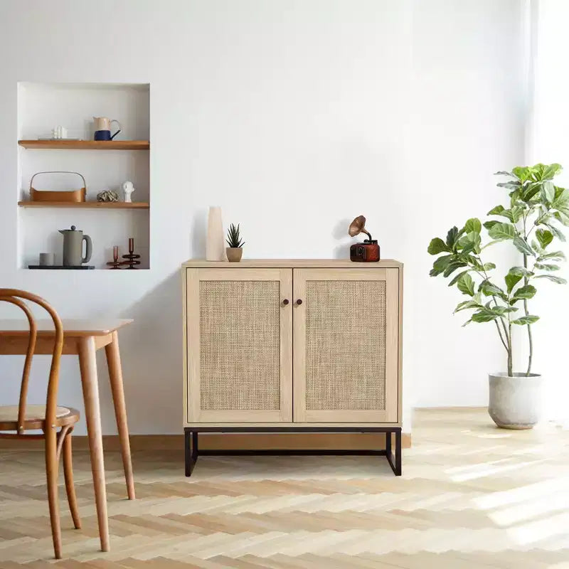 Meuble, Buffet en rotin avec portes décoratives