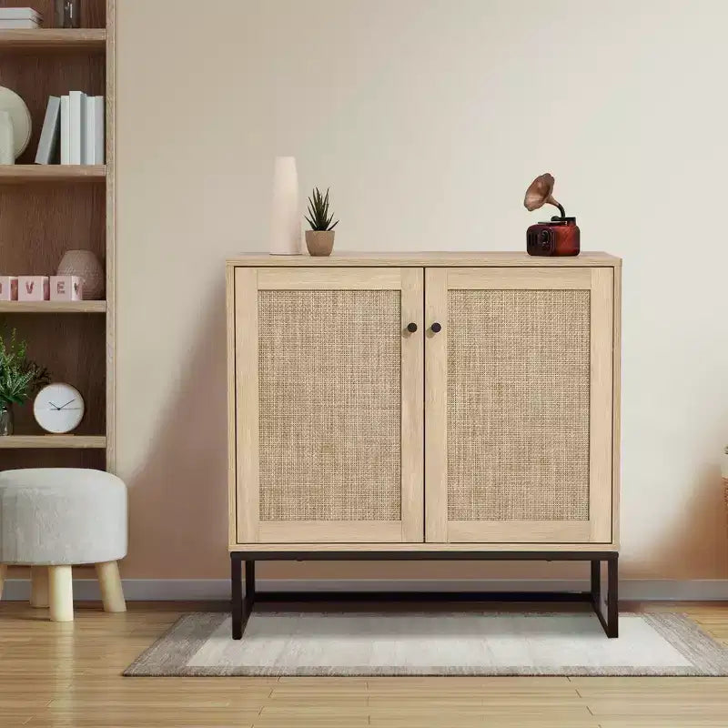 Meuble, Buffet en rotin avec portes décoratives